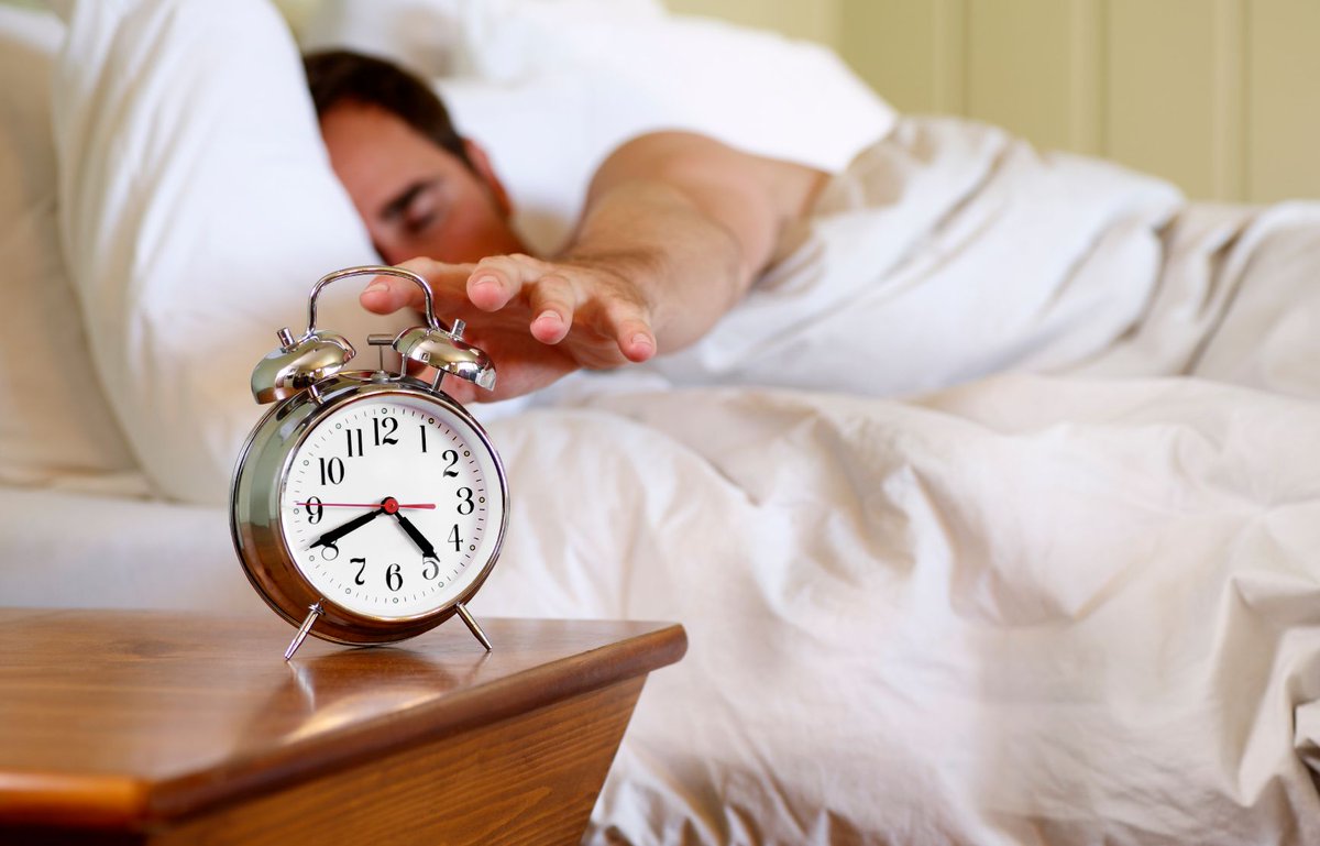 AASMorg's tweet photo. A new study found that patients with short and long sleep duration had higher risks of clinically relevant depression. The link between poor #sleep patterns and a tendency toward #depression was especially prominent in people age 30 to 44 and 45 to 59. https://t.co/r1S4RRsROr https://t.co/sjvAwOMn9Z