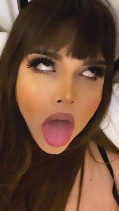 RT if you want to shoot inside my mouth 👅 https://t.co/6r7h5saEXs