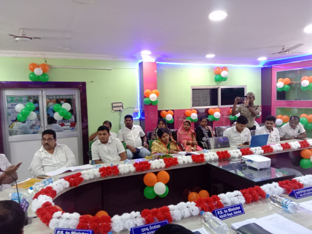 SuradaNac's tweet photo. Today Hon'ble Minister, H &amp; UD Dept. Smt.Usha Devi reviewed the Developmental Activities for the ULBs of Surada &amp; Bellaguntha at Surada NAC. 
@Ganjam_Admin @DUDA_Ganjam @HUDDeptOdisha 
@CMO_Odisha @MoSarkar5T https://t.co/JekVLLZR14