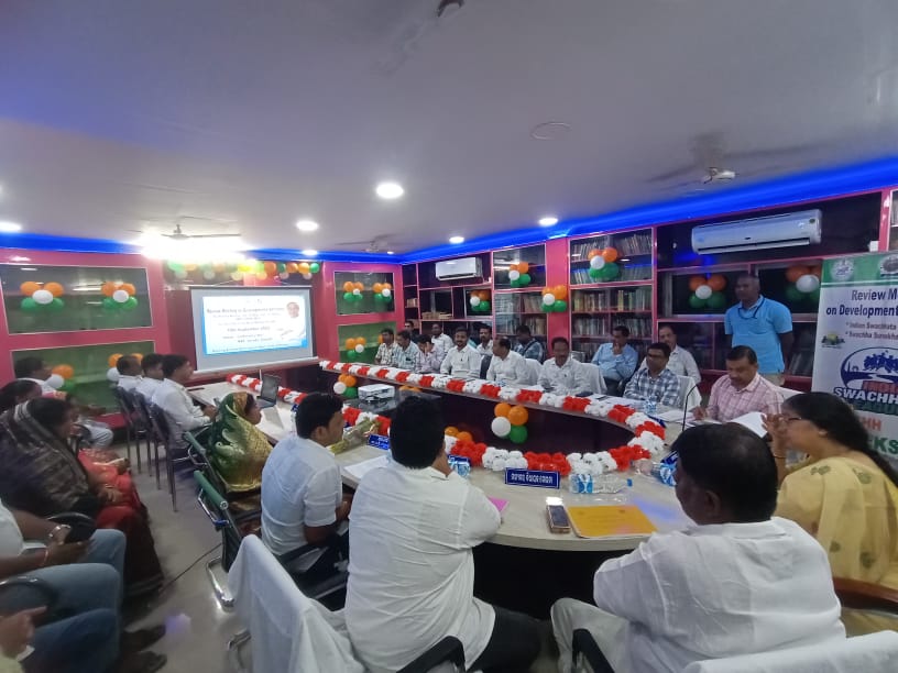 SuradaNac's tweet photo. Today Hon'ble Minister, H &amp; UD Dept. Smt.Usha Devi reviewed the Developmental Activities for the ULBs of Surada &amp; Bellaguntha at Surada NAC. 
@Ganjam_Admin @DUDA_Ganjam @HUDDeptOdisha 
@CMO_Odisha @MoSarkar5T https://t.co/JekVLLZR14
