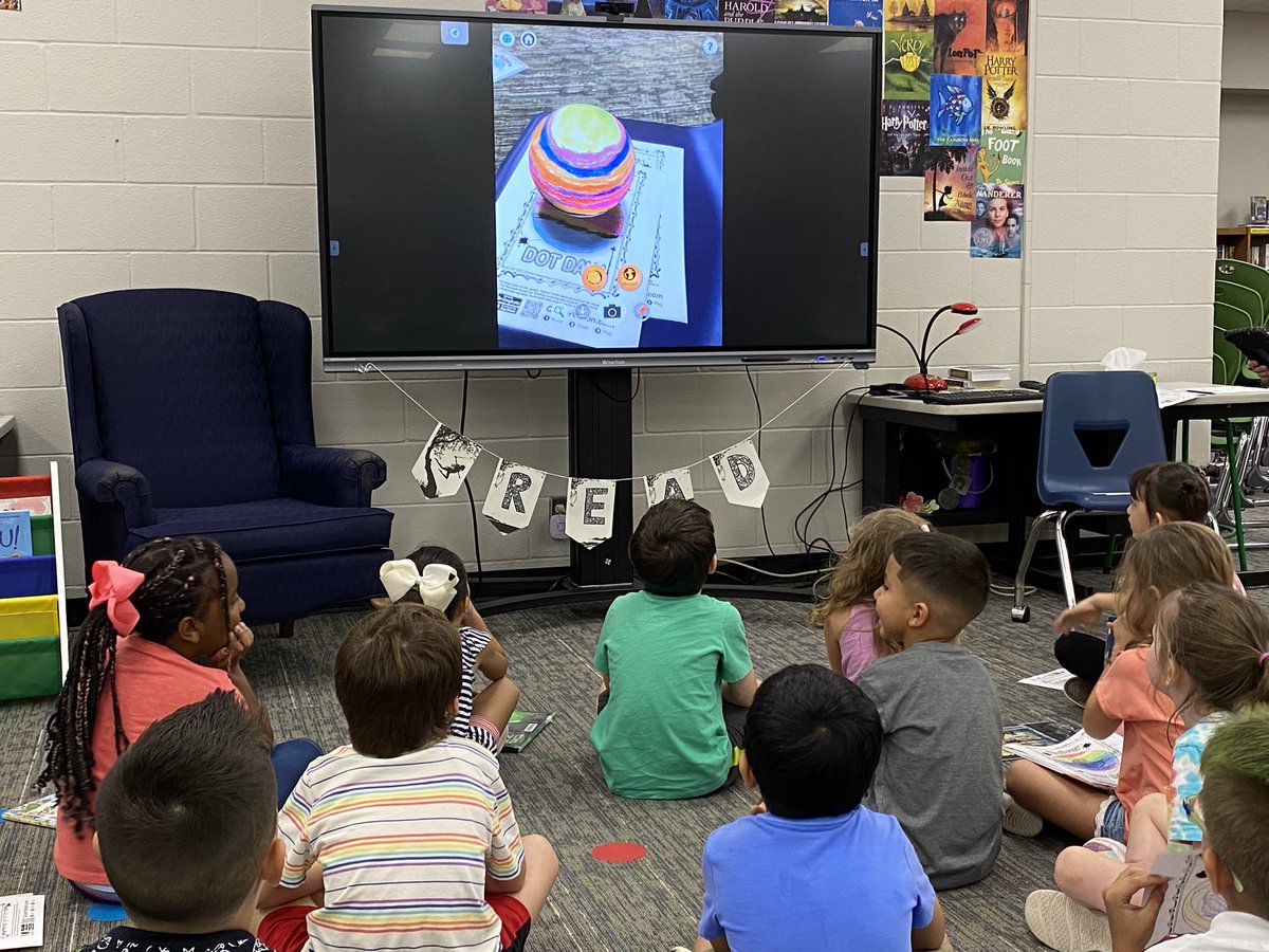 Our newest pioneers celebrated International Dot Day with <a href="/pondspringslib/">Pond Springs Library</a> by creating their own dot and seeing it come to life using virtual reality! #DotDay