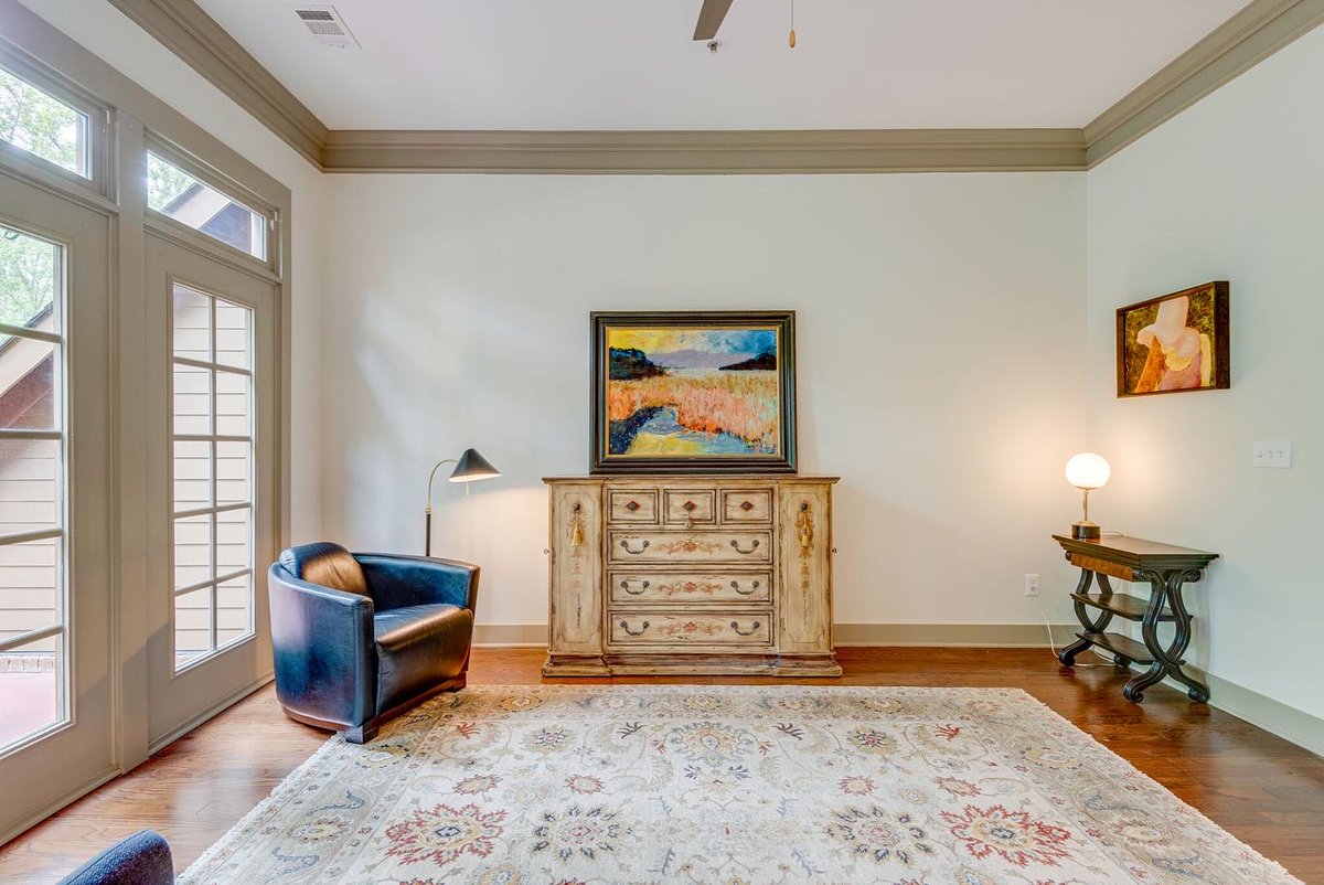 $775,000    WALK less than a mile: Historic Downtown Franklin, TN. 🌿  Lush &amp; private.  3/2/1 bd/ba. Two balconies plus patio. Seriously rare deal.  Built in 2014 with garage.     MLS# 2434030  go.realtracs.com/0hSTI5v   
instagram.com/p/CiaLPrsOnyr/…