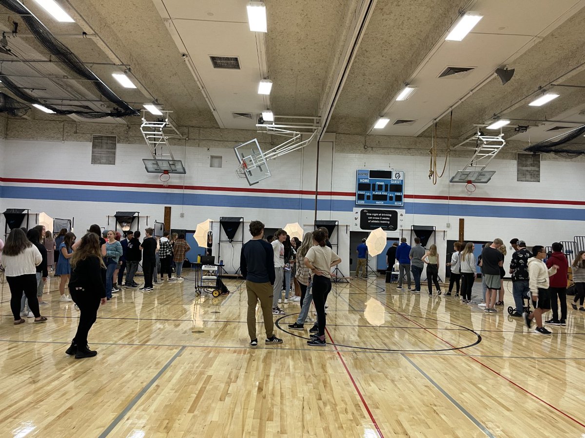 ecnorthhuskies's tweet photo. Wednesday was picture day, but if you missed it, don't worry! Lifetouch will be back on October 19th for retake day! https://t.co/dvEH2mlijo