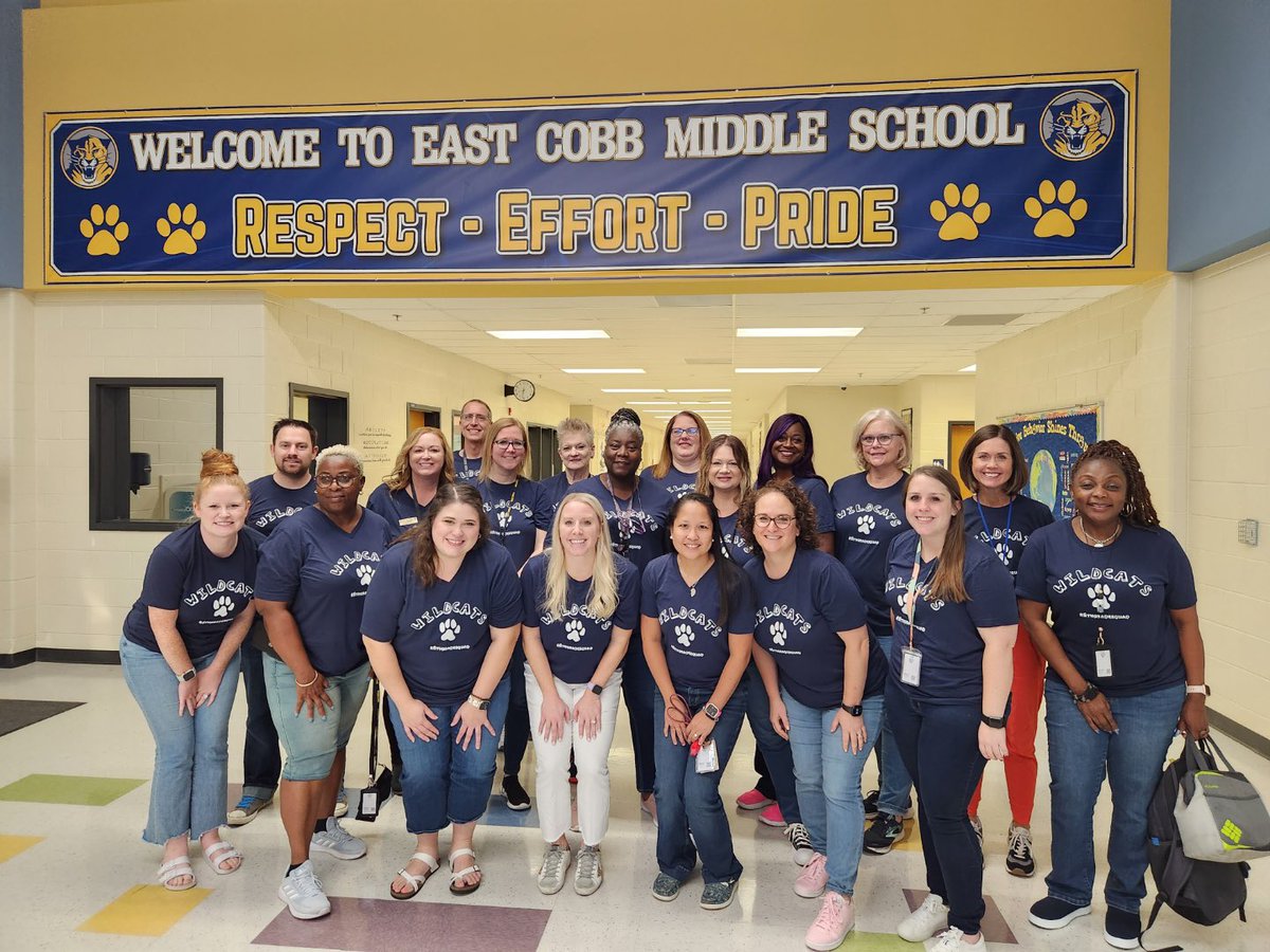 DrKaciePhipps's tweet photo. 6th Grade Wildcat team represents! I am so proud of this awesome team! #6thgradesquad #eastcobbmiddleschool @ECMSWildcats @ECMSprincipal https://t.co/dDwEMXW8EA