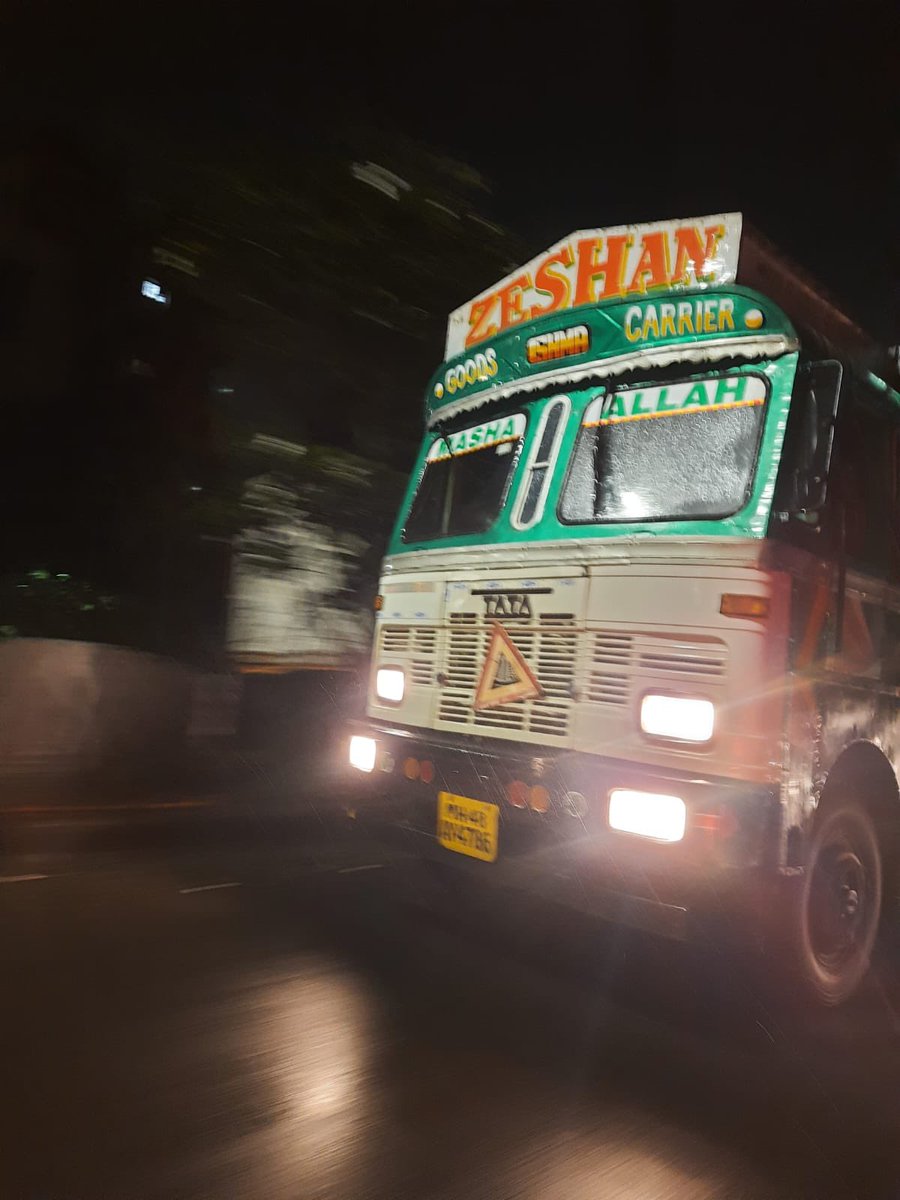 shaibazthakur11's tweet photo. @MumbaiPolice @CMOMaharashtra @CPMumbaiPolice @ThaneCityPolice @MTPHereToHelp  This truck which is in this photo was driving very rashely and overtaking from wrong way due to which our car got damaged and also my uncle got injured. We tried to catch him till ghodbunder road. https://t.co/dWvZ4SfD7v
