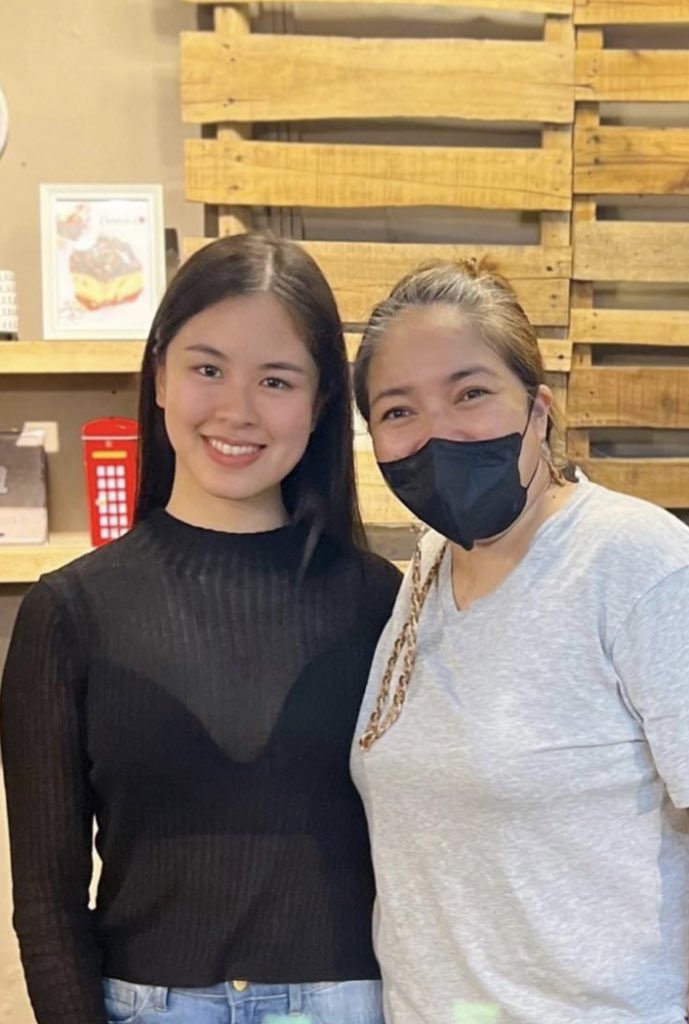 donsluvkisses's tweet photo. another ayuda from our kirsten to brighten up your day!! 🥂🥳

#KissesDelavin https://t.co/HZeyqfJYCi