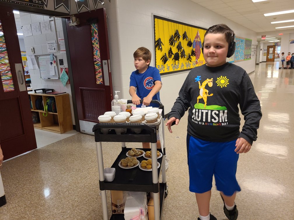 ColpoAmanda's tweet photo. It’s Friday and that means it’s Coffee Cart Day at Norton!! @NortonPrincipal @JCPSSuper @JCPSAsstSuptES3 @JCPS_ECE #coffeecartfridays https://t.co/tsBLhzbPUB