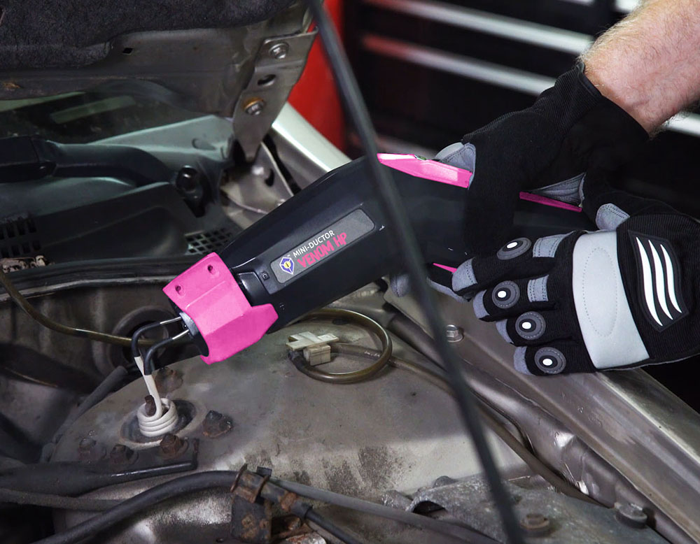 invisibleheat's tweet photo. It's almost that time of year again! Our Special Edition #MiniDuctor Venom HP is now available for pre-order. A portion of the proceeds will benefit the American Breast Cancer Foundation.

Pre-Order Today: https://t.co/Enfjo4iDtc

#ToolsForTheCause #BreastCancerAwarenessMonth https://t.co/FQbrfje9p9