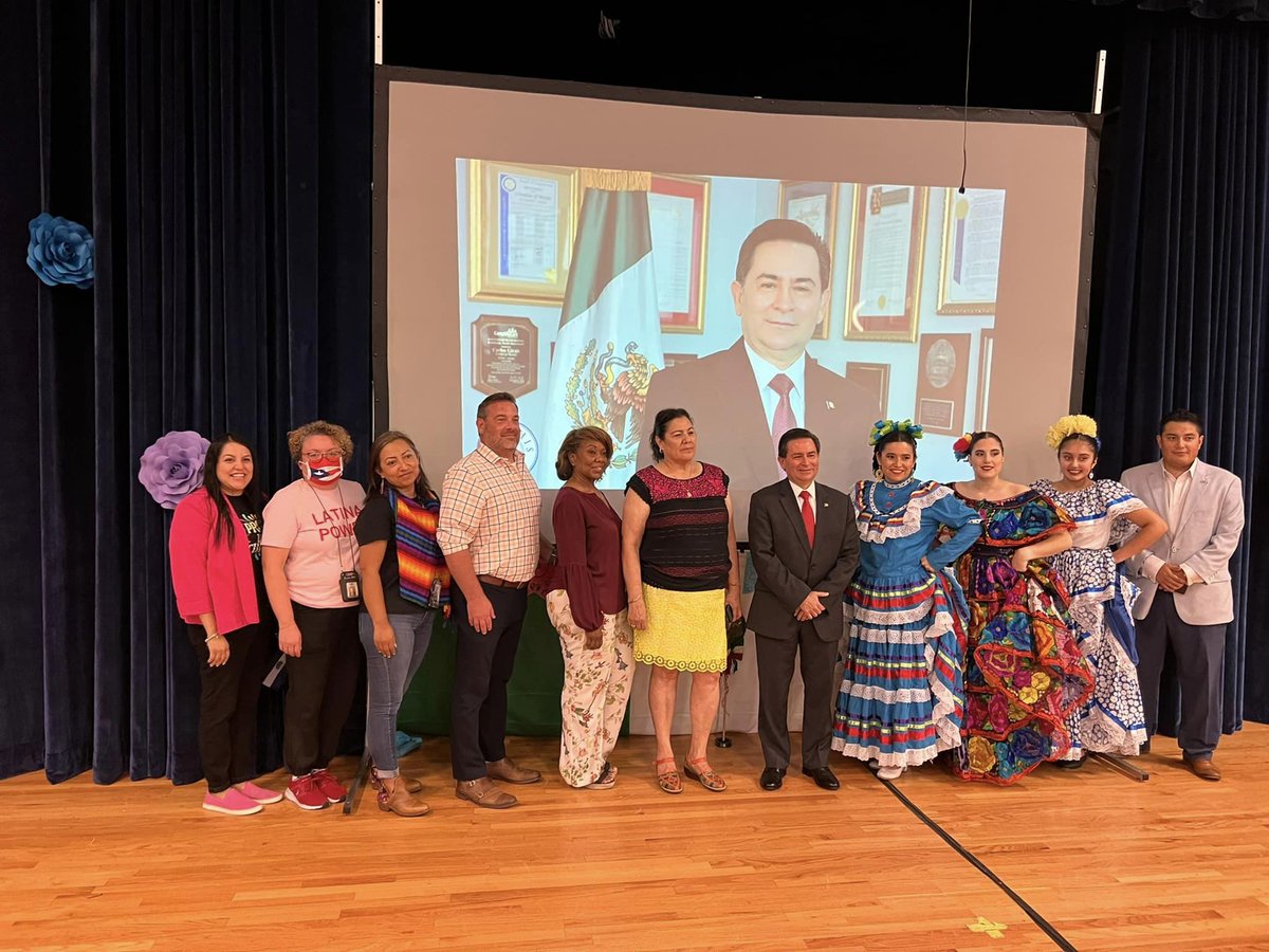 MSCSK12's tweet photo. More highlights from our Kickoff event for #HispanicHeritageMonth 

#MSCSUnidos https://t.co/sZBPX2qWLW