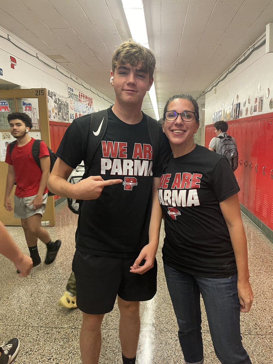 KaylahNako's tweet photo. @mrs_bokoch and her twin Hayden!! https://t.co/dzlWp0NCr0