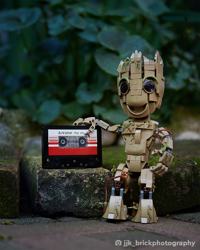 LEGO_Group's tweet photo. We all know that Baby Groot is one of the cutest aliens in the universe – and these photos taken by our amazing fans prove it!

📸 @jennjaske and @Ballou34 from @stuckinplastic https://t.co/kCz8Y6ekDO