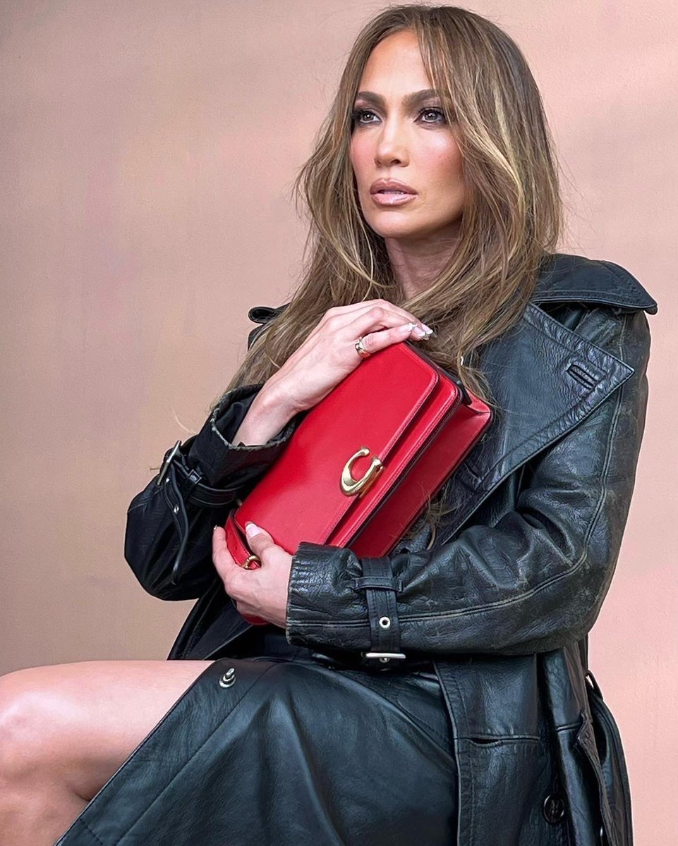 🍁 @COACH 🍁