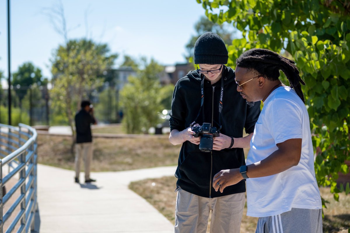MRIPrograms's tweet photo. As art educators we see everyday how young people grow from embracing their creativity. Students discover new things about themselves, become leaders, and gain new perspectives. We love to see it. #Momentoftheweek #MRIPrograms #MRIFamily #ArtsInEducationWeek https://t.co/hUMqovrMcV