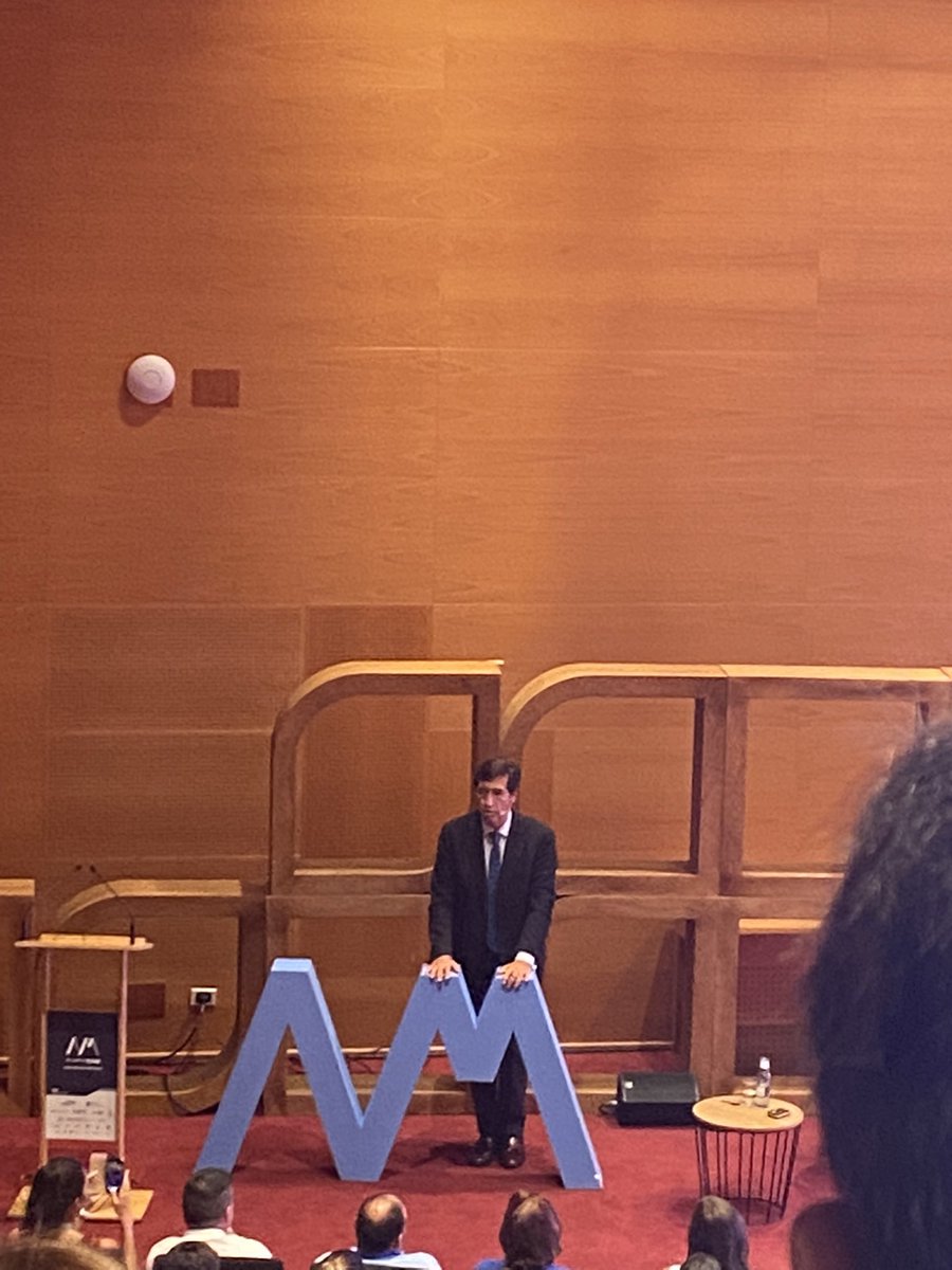 criscostacha's tweet photo. En @AtlanticMeet con @MarioAlonsoPuig 🔝 https://t.co/aYnIDB1pRY
