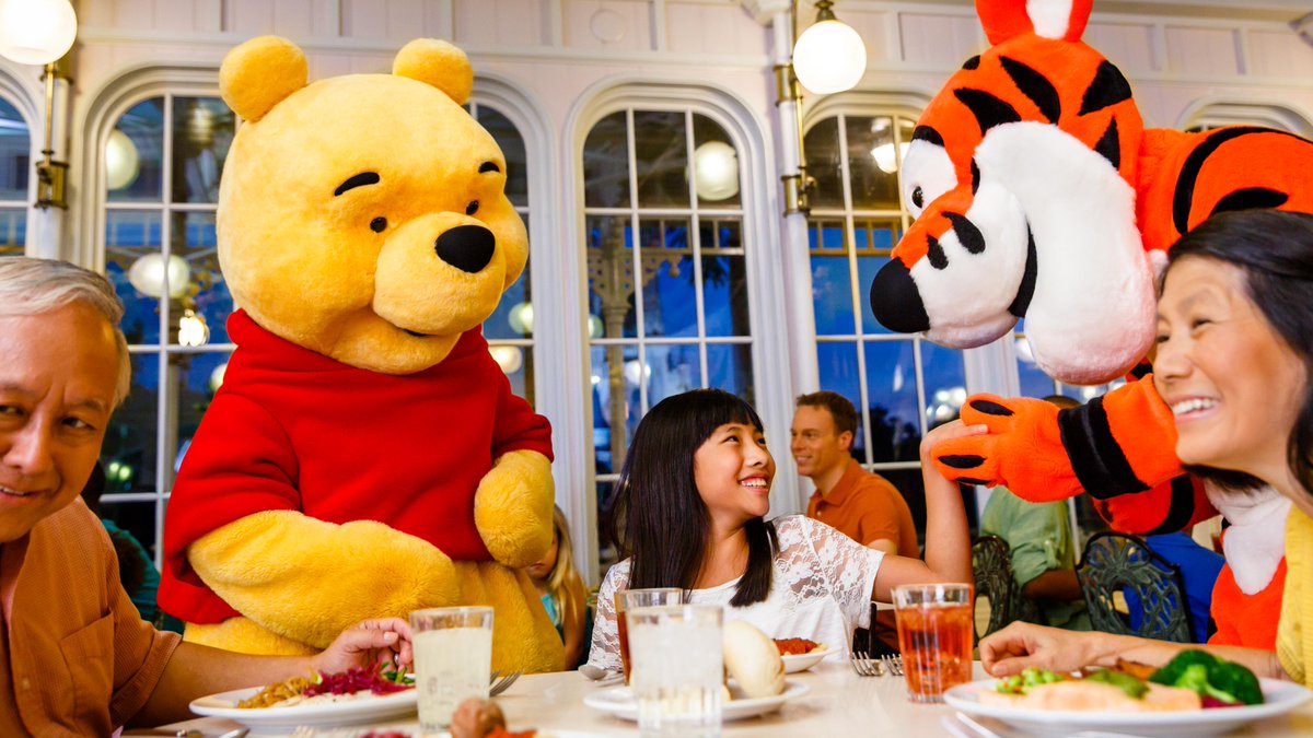 DisneyParks's tweet photo. We're rumbly in our tummy with exciting news! Winnie the Pooh and pals are returning for breakfast on Oct. 25 at the Crystal Palace! Reservations open Sept. 22. 🍯✨#DisneyWorld https://t.co/lnm8ZLZtCB