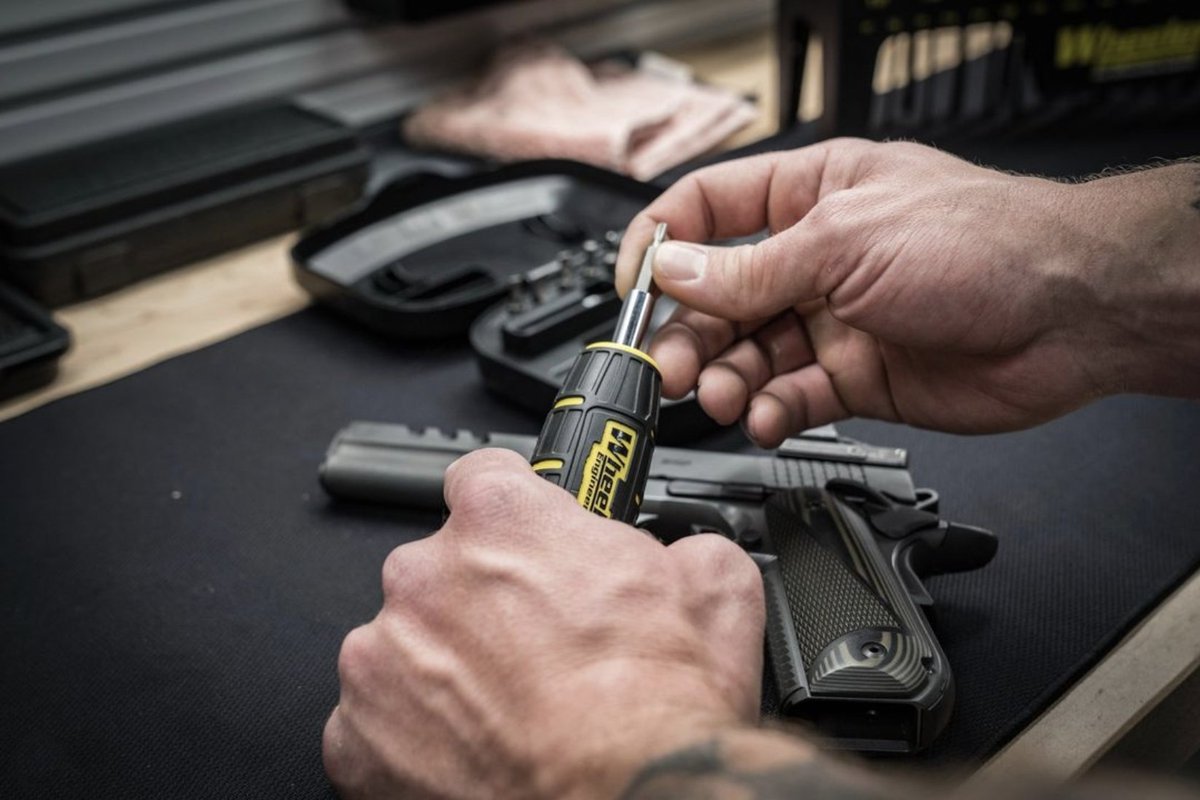 Optic_Warehouse's tweet image. Wheeler's Digital F.A.T. Wrench lets you apply repeatable, accurate torque settings whilst the audible &amp;amp; visual indicators let you know exactly when the desired torque setting has been achieved.

Shop now at @Optic_Warehouse: LINK IN BIO

#hunting #WheelerTools #FATWrench