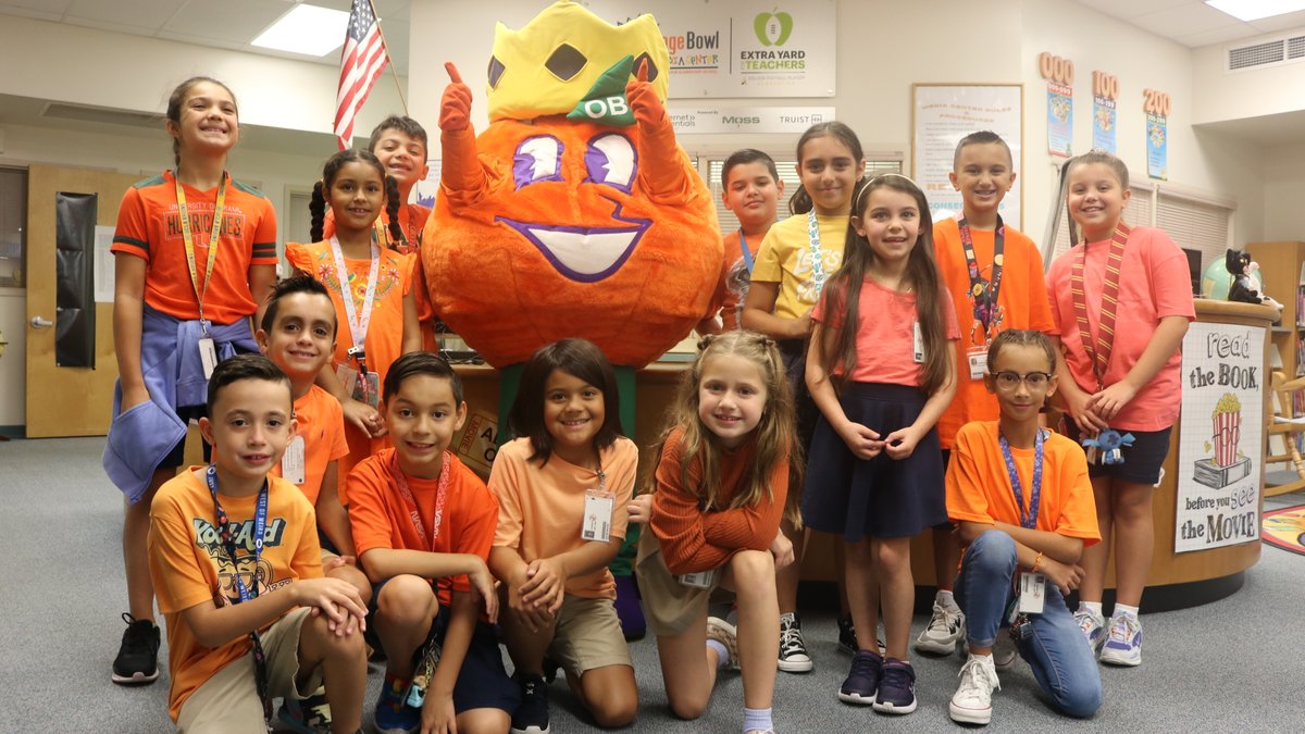 OrangeBowl's tweet photo. Starting #EYFTWeek off right this morning by unveiling a Media Center Makeover at Coral Cove Elementary! 🍊🍏

#OrangeBowlCares x #CFPExtraYard https://t.co/wCYoRMsSQz