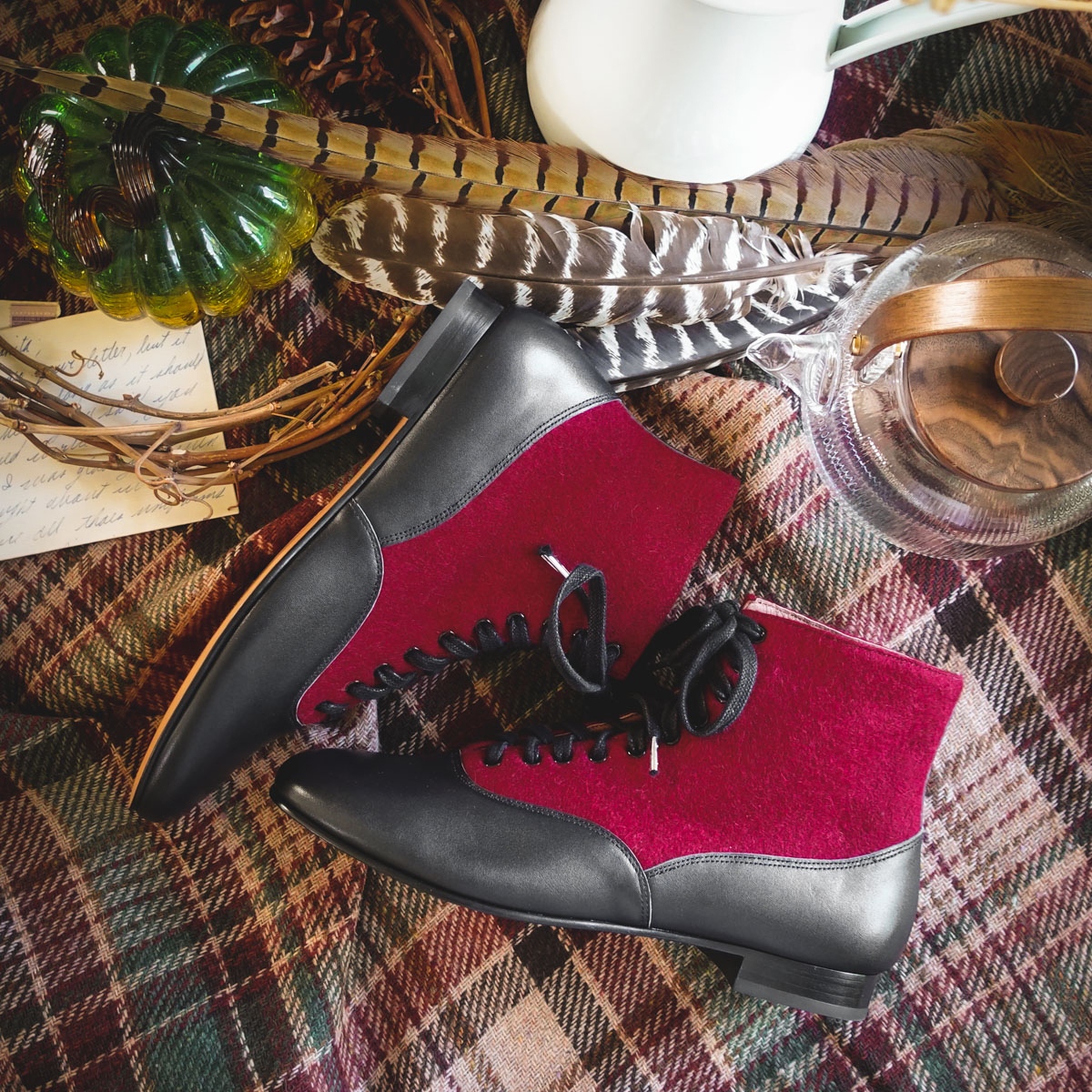 Our Harvest pre-order is now open! Get Schuyler 18th c. shoes, Rosie boots, and new Larkspur boots for $20/€20 off with no cap on sizes or colors in the US and EU. 

Shop US: l8r.it/D1oU⁠
⁠
Shop EU: l8r.it/FsI9

#AmericanDuches #HistoricalShoes
