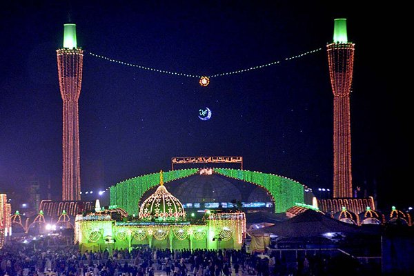 SYW_Official's tweet photo. 18 Safar-ul-Muzaffar Urs Mubarak Hazrat Syed Hafiz Haji Abu'l Hasan Bin Usman Bin Ali Al-Jalabi Al-Hujwiri (Data Ganj Bakhsh Ali Hajveri) رحمة الله عليه
Lahore, Pakistan

Ganj Bakhshe Faize E Alam Mazhare E Noore Khuda
Naqisara Peere Alam Kamilara Rahnuma

#Urs_Mubarak https://t.co/2VaiZgIfeb