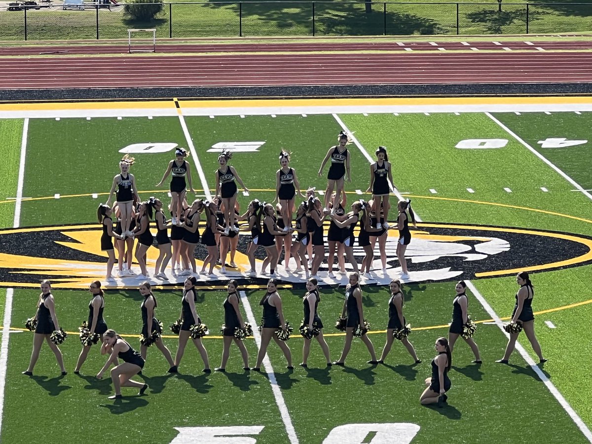 Thank you Festus Cheer for performing with us today!  Happy Homecoming!