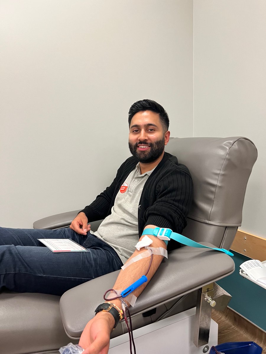 Rahul_AHTeam's tweet photo. Give blood and keep the world beating!!! 🩸

We hope this post encourages you to go out and donate blood! Please visit https://t.co/55E21RJIXw to check if you are eligible!

#donatetoday #teamspirit #anuraghomes #kitchener #waterloo #community #support https://t.co/ILV0gDK8Dg