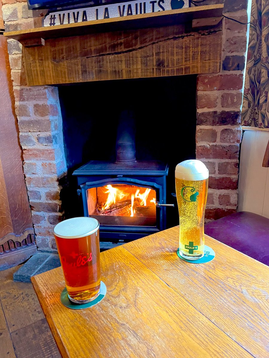 Warm fire, cold pint of Joules ##vivalavaults #lovepubs <a href="/joulesbrewery/">Joule's Brewery</a>