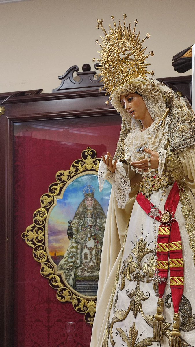 ⛪ Todo preparado en la Parroquia de San Lucas para la procesión juvenil de los Dolores de la Virgen.

Informar que mañana por la mañana habrá jornadas de puertas abiertas, para que los hermanos y feligreses puedan pasar a visitar a la virgen en las horas previas a su salida.