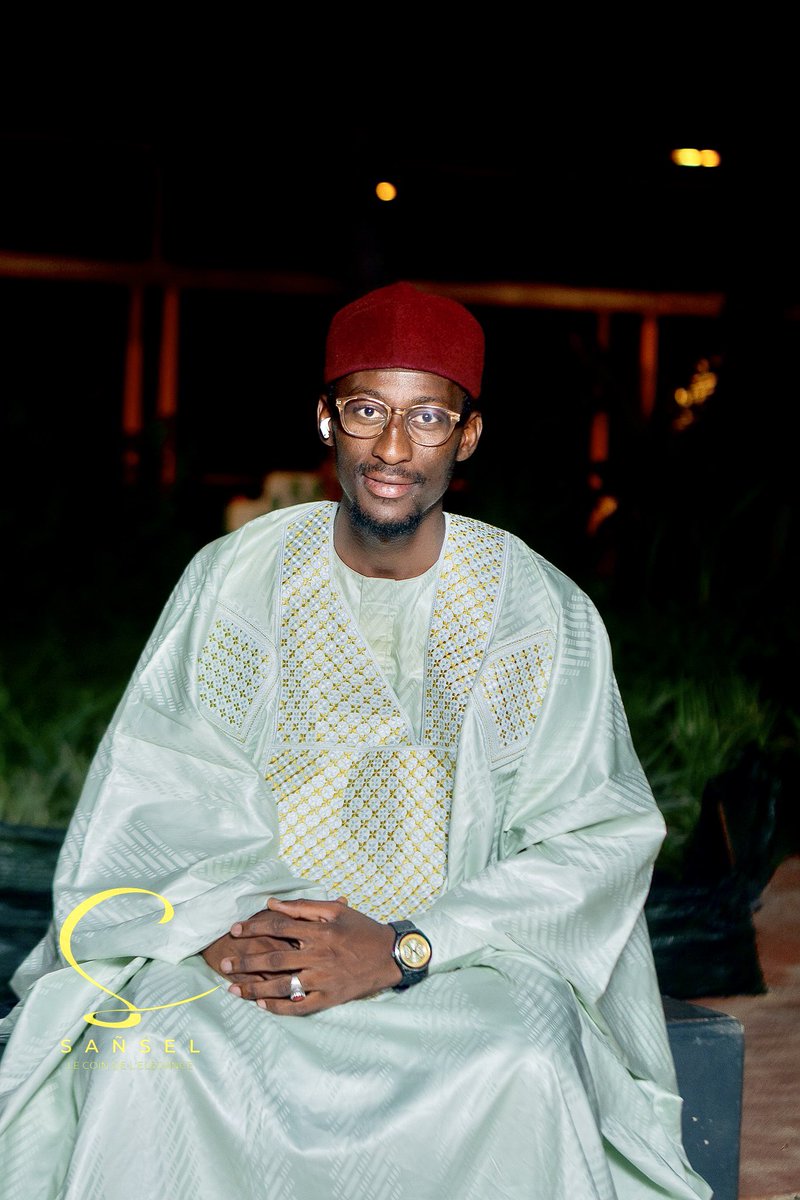 Sagnsel's tweet photo. Assalamou alleykoum @afo_galle 👋
Nous avons bien reçu votre avis.
Cet ensemble de grand boubou Getzner très classe est à 150.000f cfa . https://t.co/6ZQ63cp65D