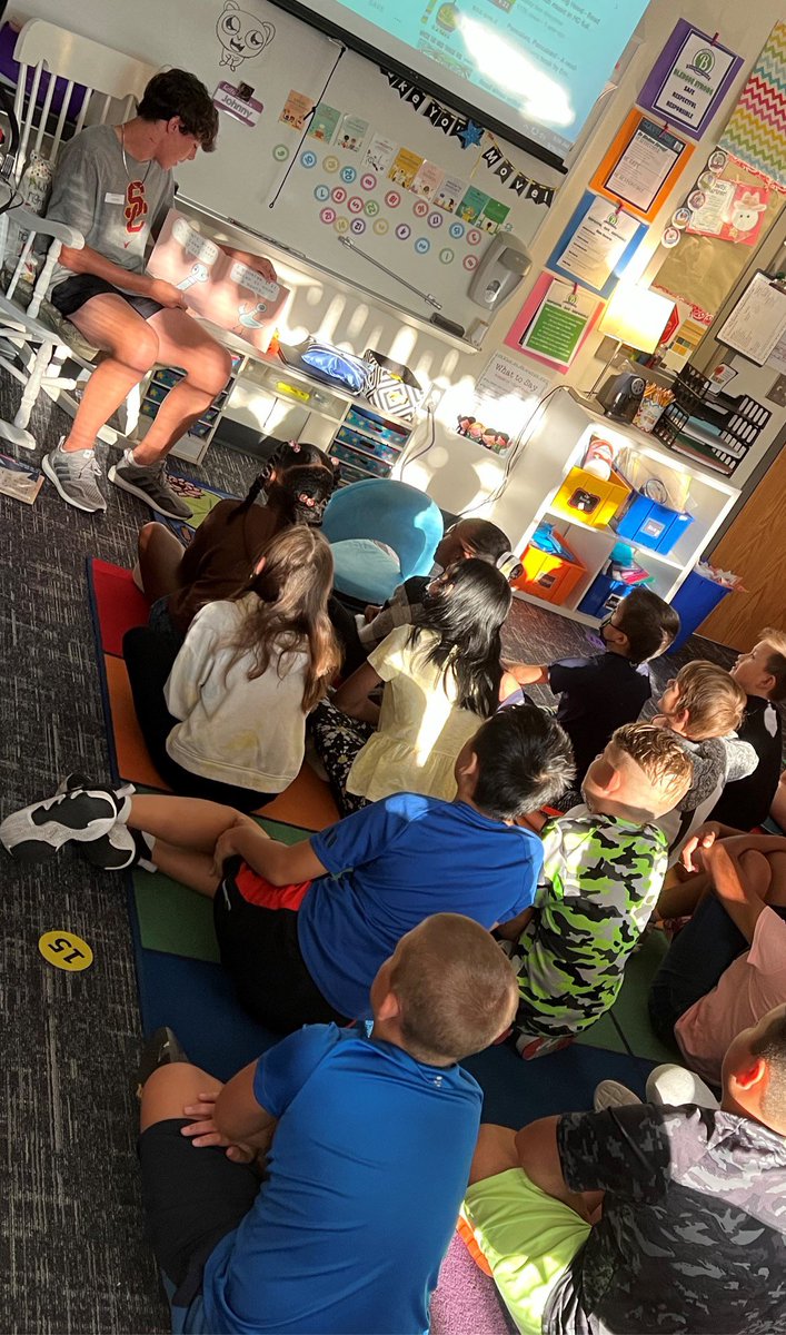 <a href="/Bledsoe_Elem/">Bledsoe Elementary</a> students enjoyed a visit from  <a href="/ReedyLions/">Reedy High School</a> High School football players reading to their classes!! #FISDmadetoshine #ourFISDstory #bledsoestrong