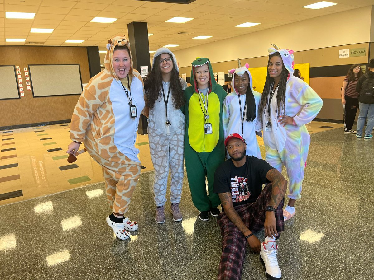 robfordjsugolf's tweet photo. Must say PJ day was a success #RangerPride https://t.co/MXHNE9vE7x