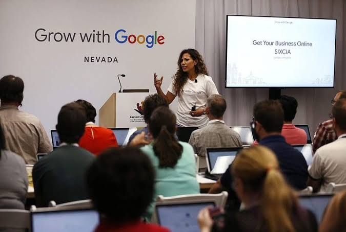 في 6 شهور بس تقدر تاخد شهادة جامعة تساوي 4 سنين !!
= ااه من جوجل بسس

80%  من اللي أخد شهادات قالوا...