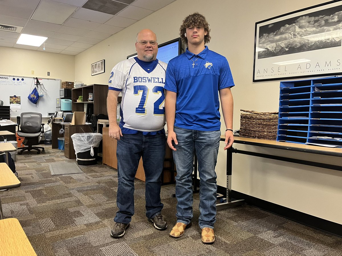 1995Pioneer's tweet photo. Honored to wear #72, Bryce Henderson’s jersey! Proud of the young man you are in the classroom, on the field, and as a fellow human, Bryce! Thanks for giving me this honor! Peace out and Go Bos! #boswprldhistory #tweettraditions, #yearofthepioneer https://t.co/RAWtow15YU