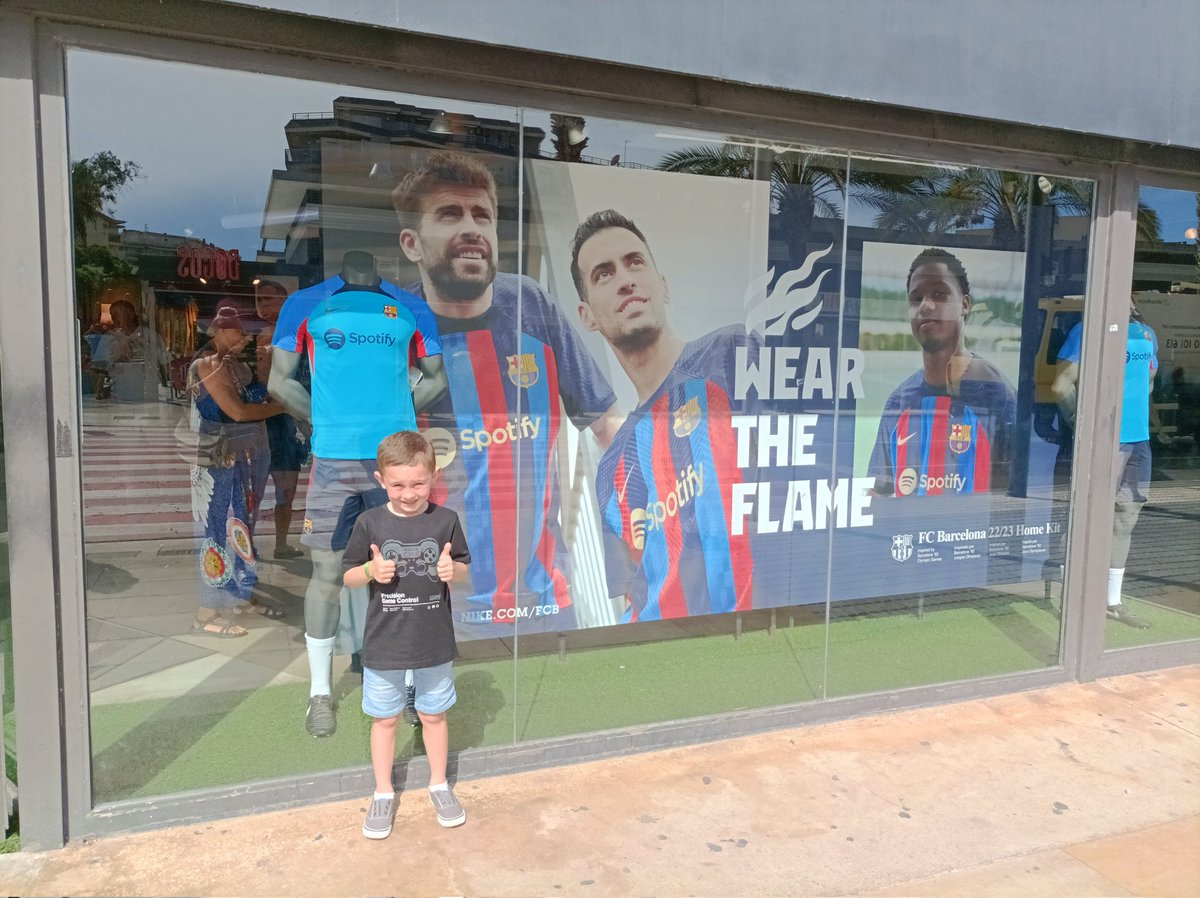 squiggletyre's tweet photo. Travelled an hour and a half to get this bhoy a McDonald's today... He's lucky he's cute but his love for the nuggets is borderline obsessive 😏💚☀️ https://t.co/8luTDHgan4