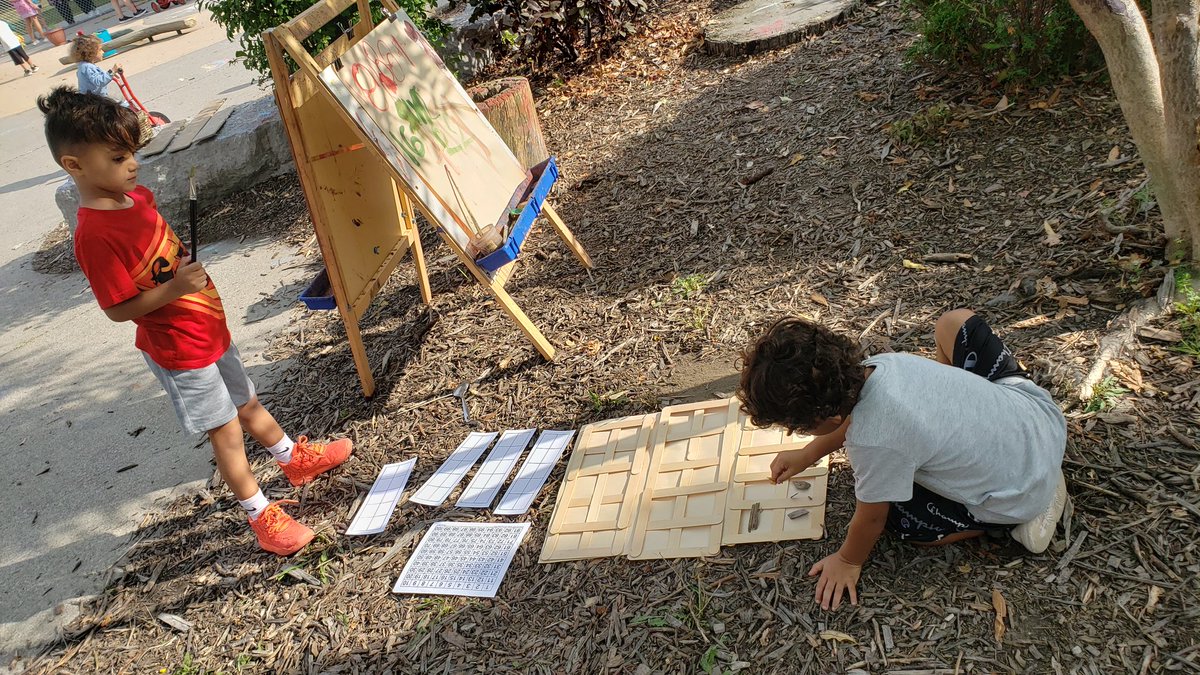 JBrentECE's tweet photo. While his buddy was busy creating a masterpiece, E had #mathchat on his mind.
E: Miss, what's 8+8?
T: Well, let's figure that out.
Then 16+16 & so on.
We added #10Frames & #100sCharts
Rich learning when it matters most! https://t.co/nSvZmEXKN5