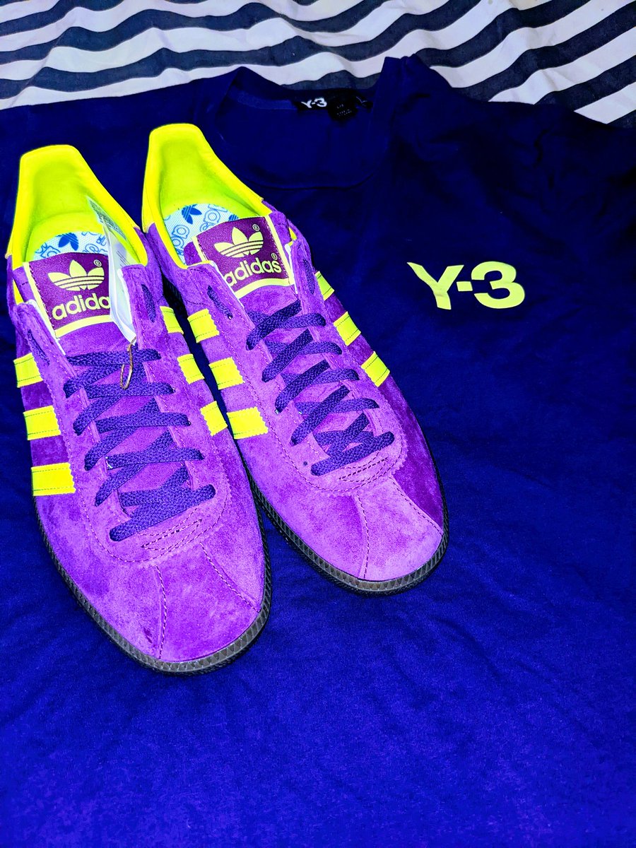 br04d13's tweet photo. Jap Athens have arrived was surprised to see a full size run after forgot to enter raffle. Debating on the adi-suede c/w now 🤔
#shareyourstripes https://t.co/9dzPKWOup5