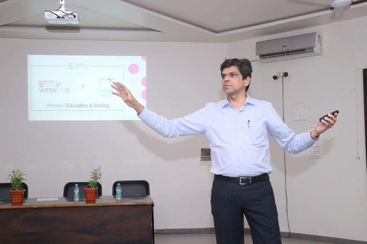 CMD_iTransform's tweet photo. Engaging today's youth in a Life Skills Workshop - How to DREAM? to mentor on this critical aspect while firming up the future career!
@MSSDSociety @MSInSociety @SINEIITB @IIPHG1 @miu_manipur
#Nagpur #studentsuccess #careerdevelopment #collegestudents #YouthLeague https://t.co/tDIDxsKno3