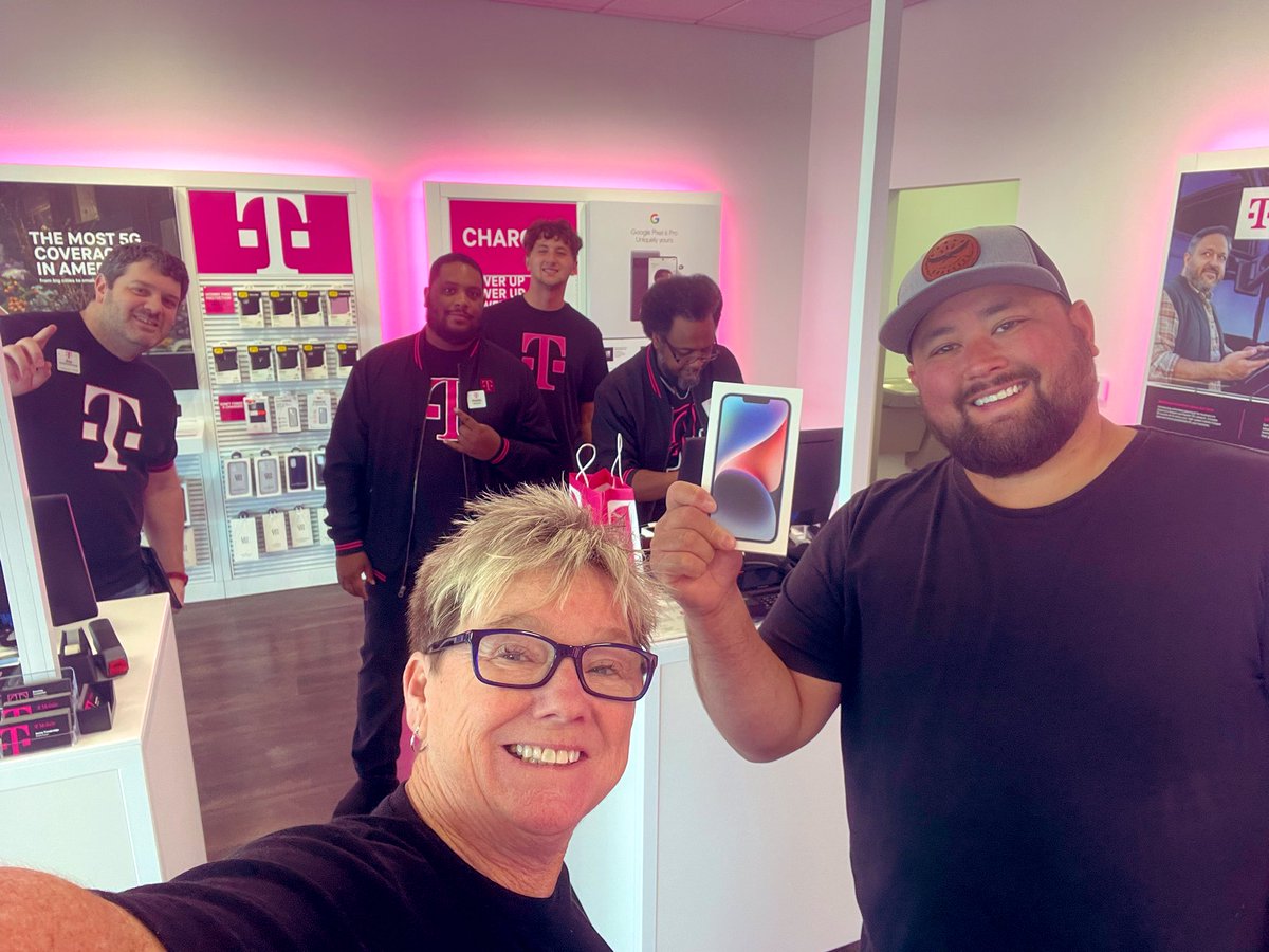 Customers are so happy to get their new I-phone 14 upgrades on the largest and fastest 5G network only @tmobile Let’s Go! #BeastMode <a href="/tglover187/">Terrance Glover</a> <a href="/pedrobyers1/">Pedro Byers</a> <a href="/Cunningham_STL/">Chris Cunningham</a> <a href="/ViMachesneyPark/">Village of Machesney Park, IL</a>
