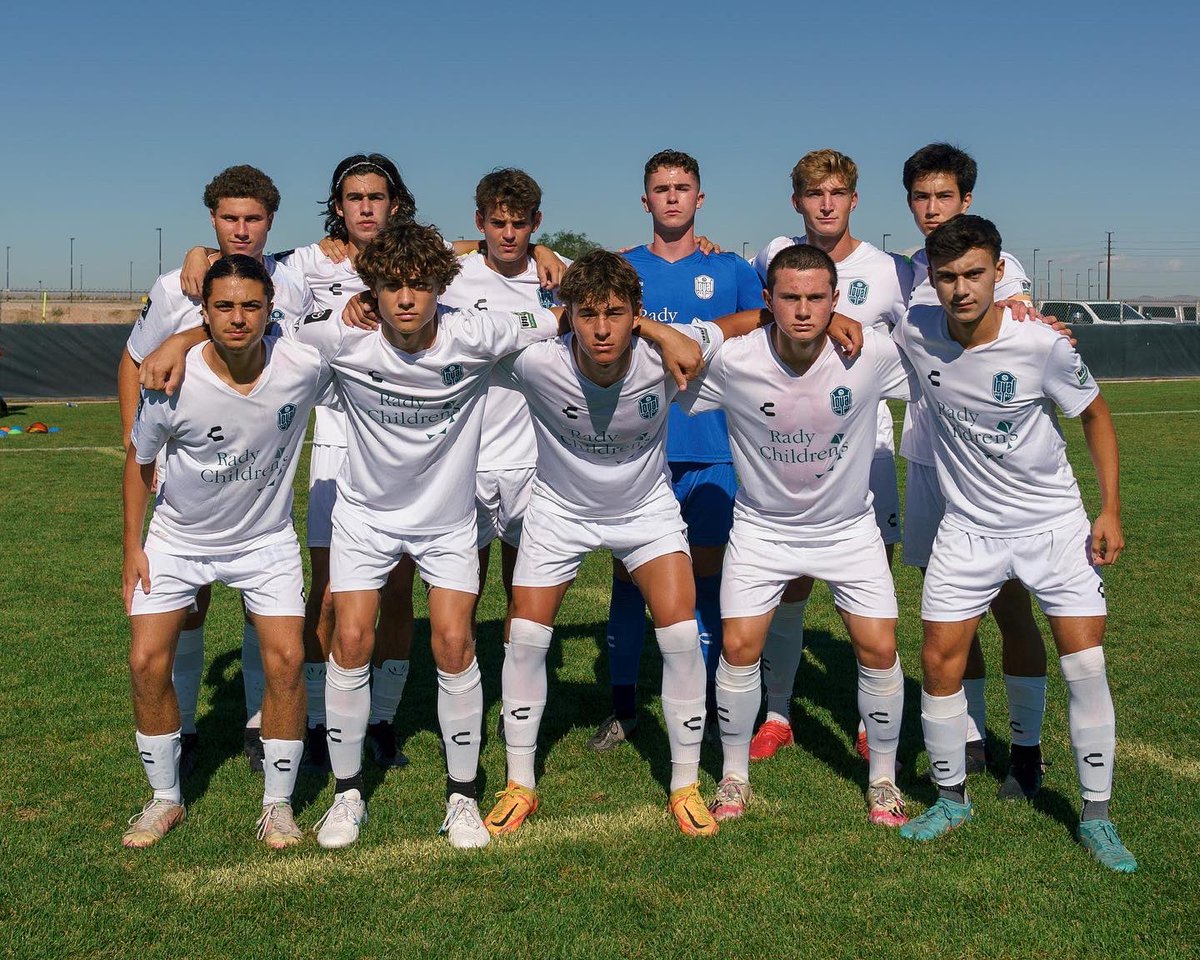 LoyalSelect's tweet image. Away days. 🚧

#LoyalSelect | @radychildrens