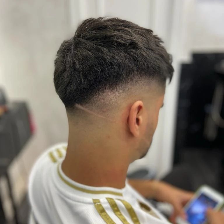 TonyandDany's tweet photo. Fresquito !!

#barbero #difuminado #peinadosdehombre #internacionalbarber #barberosdelmundo #nationalfadeleague #navaja #thebarberpost  #instamoment #instafoto #peinado #peluqueria  #barberos #barber 
#elprat #barcelona #barberiatonydany 
#fashionmen #fa… https://t.co/SYnE7bA5zk https://t.co/Z8JDBuXunc