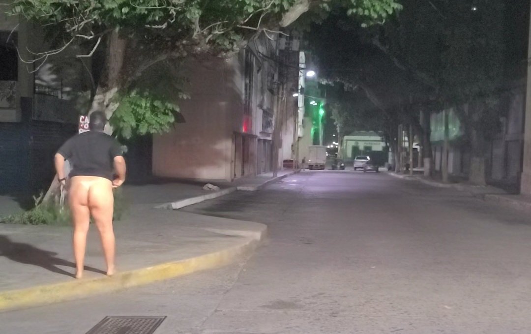 fetichevalraul's tweet photo. En esta esquina estuve, así como lo ves, al alcance de tus manos https://t.co/wYgRCKGk00