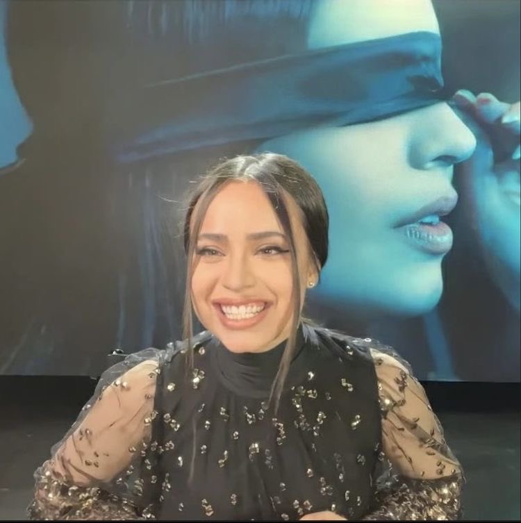 and you've got a smile 
that can light up this whole town <3