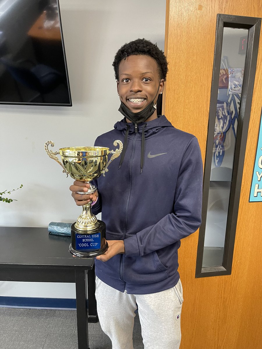 jonsalanky's tweet photo. This is Roosevelt. Roosevelt is cool. He had his classmate’s back when his peer need some support. Just another one of the many kids that makes Central great! #CHSproud #makeadifference #coolcup https://t.co/2xUdBhwRDf