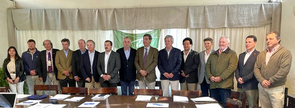 SociedadRural's tweet photo. @NicolasPinoSRA asumió la presidencia de la Federación de Asociaciones Rurales del MERCOSUR ampliado (FARM) para el ejercicio 2022 - 2023.
En el marco de la 117ª Exposición Internacional de Ganadería Muestra Agroindustrial y Comercial – Expo Prado 2022 – el 16 de septiembre. https://t.co/PVBkCNGlsi