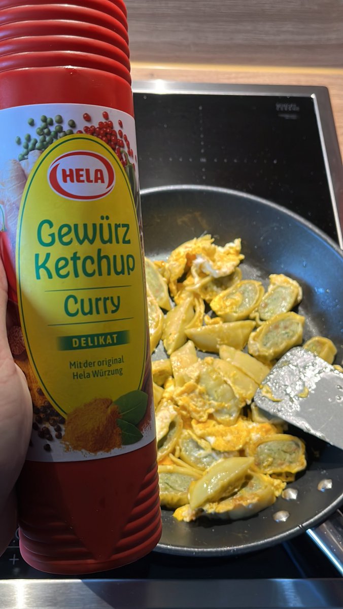 Null7Elf's tweet photo. dreamteam: mauldasch und hela gewürzketchup https://t.co/uvAlKA4Ip1