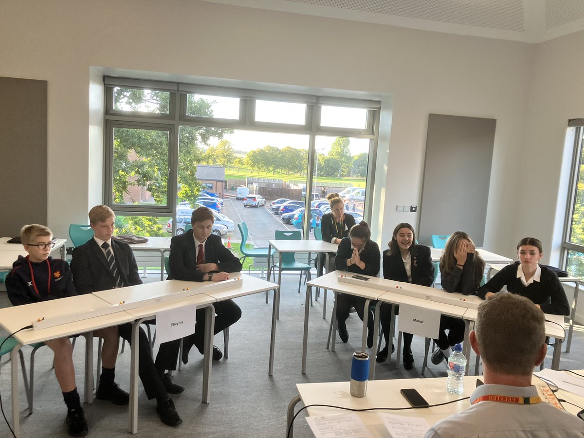 Elwynhouse's tweet photo. Elwyns vs Manor in the junior house quiz - good luck boys! #firstcompetitionoftheyear #elwyns https://t.co/gISPHDjf7i