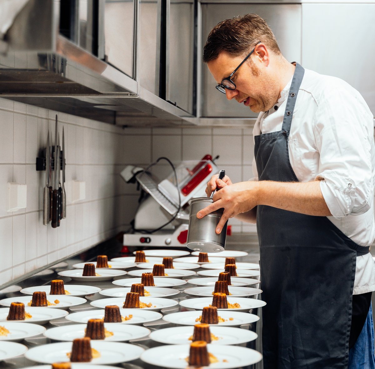 Former chef for Team Sky, hailing from a family of pro-cyclists, <a href="/ChefOrre/">Henrik Orre Velochef</a> know what it takes to fuel a body. <a href="/VelochefCH/">Vélochef Clubhouse</a> owner Henrik chose a similar menu to his Oslo restaurant, working with herbs and vegetables from the beautiful kitchen garden at <a href="/HotelUnionOye/">Hotel Union Øye</a> in Norway.