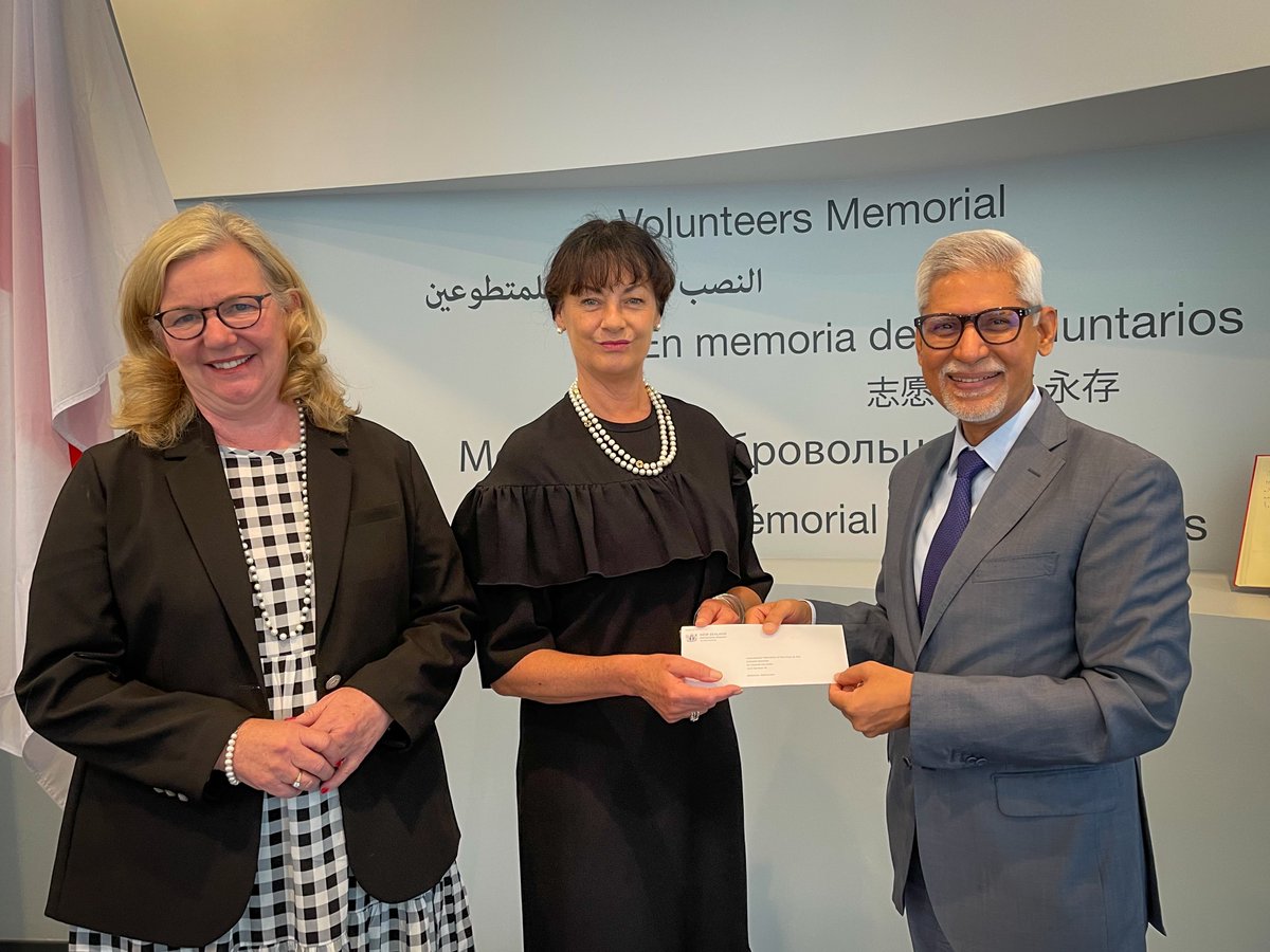 Thank you Amb. Lucy Duncan @NZUNGVA for delivering the New Zealand Govt's generous contribution to @IFRC's emergency response to Pakistan's floods. With @NZRedCross, we value your strong partnership & support to scale up humanitarian assistance in places that need it most.