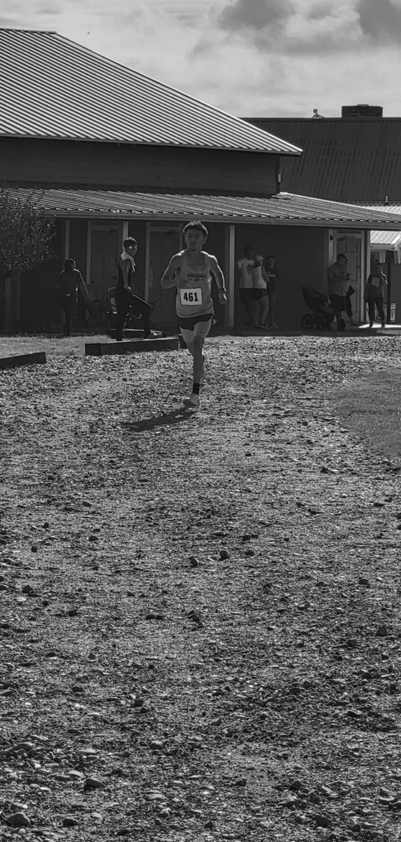 JesusB_3's tweet photo. undefeated so far this season, new pr of 16:33 #tfnd https://t.co/DVCU4pa1lE