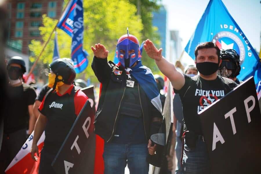 Que la derecha se ponga un poco más de acuerdo, un día aceptan a los escuadrones Nazis en sus marchas y otro defienden a Israel, al final del día solo vemos un oportunismo miserable.