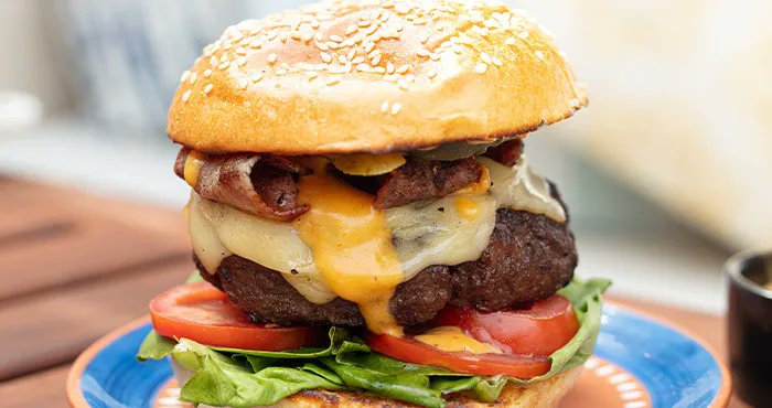 easyfoodmag's tweet image. Sometimes, you just crave a good takeaway, but you don't always want to go out to get it. We have the best solution: make your own fakeaways! buff.ly/3x8ElME 

#fridaynightfakeaway #makeathome #easyfood